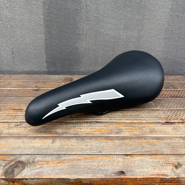 KUWAHARA クワハラ lightning saddle サドル