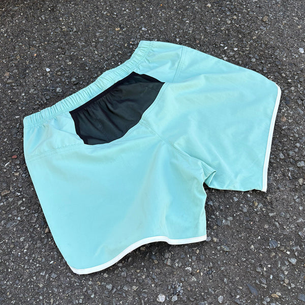 E SHORTS（Old Hiker Young Hiker）ショートパンツ