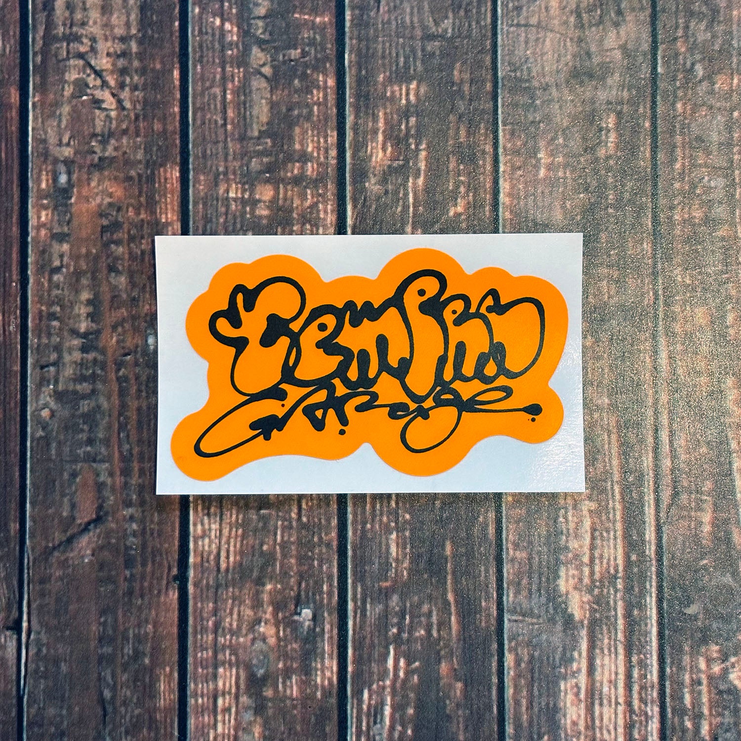 tempra garage × Ryuji Kamiyama ロゴ ステッカー（オレンジ